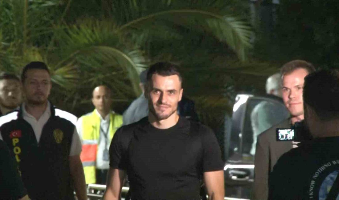 FENERBAHÇE'NİN KİRALIK TRANSFERİ İÇİN PRENSİP ANLAŞMASINA VARDIĞI FİLİP KOSTİC, İSTANBUL'A