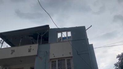 ADANA'NIN KOZAN İLÇESİNDE 15 DAKİKA  ETKİLİ OLAN FIRTINA NEDENİYLE