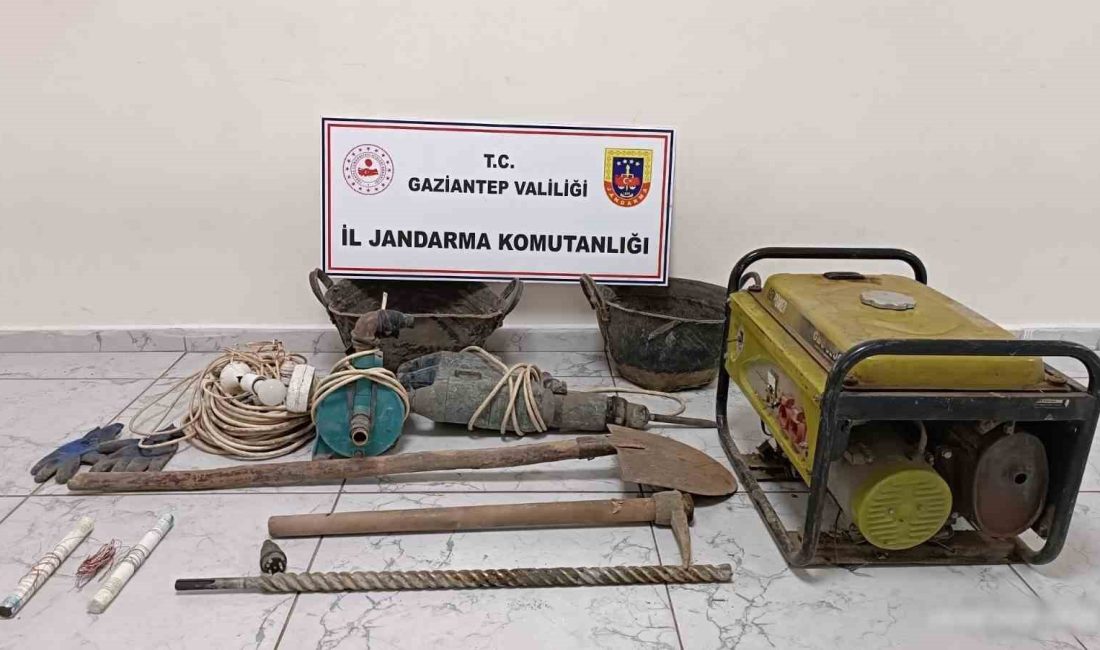 GAZİANTEP'TE DEFİNE VE TARİHİ ESER BULMAK İÇİN KAÇAK KAZI YAPAN
