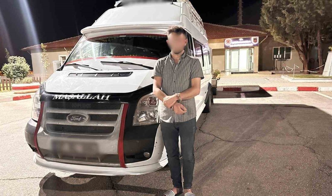 GÖÇMEN KAÇAKÇILIĞINA JANDARMADAN SUÇÜSTÜ: 2 ŞAHIS YAKALANDI