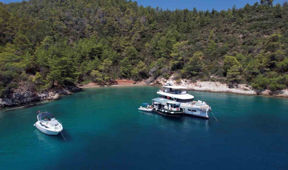 MUĞLA BÜYÜKŞEHİR BELEDİYESİ 8 ADET ATIK ALIM TEKNESİYLE GÖKOVA KÖRFEZİ