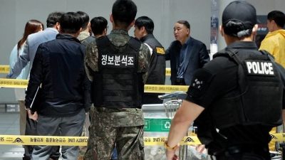 GÜNEY KORE’DEKİ INCHEON ULUSLARARASI HAVALİMANI'NDAKİ BİR ÇÖP KUTUSUNDA 300 GERÇEK