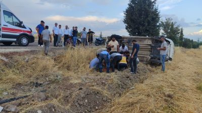 ADIYAMAN'DA HAFİF TİCARİ ARACIN TAKLA ATARAK ŞARAMPOLE YUVARLANMASI SONUCU 2