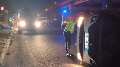 ESKİŞEHİR’DE HAFİF TİCARİ ARAÇLA OTOMOBİLİN ÇARPIŞMASI SONUCUNDA MEYDANA GELEN TRAFİK