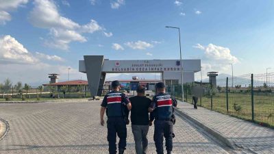 AFYONKARAHİSAR’DA HIRSIZLIK SUÇUNDAN 3 YIL 9 AY HAPİS CEZASIYLA ARANAN