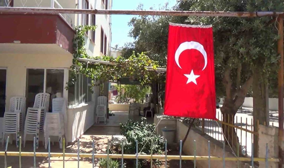 AYŞENUR EZGİ EYGİ'NİN DİDİM'DEKİ ATA EVİ TÜRK BAYRAKLARIYLA DONATILDI