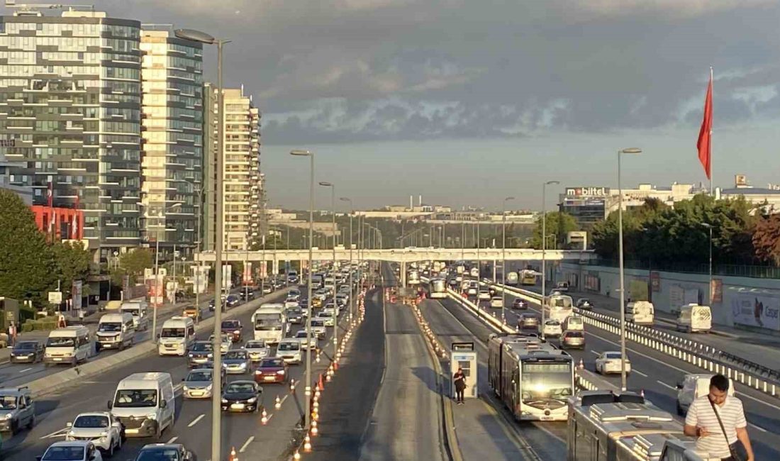 YENİBOSNA TRAFİK GÖRÜNTÜSÜ 1