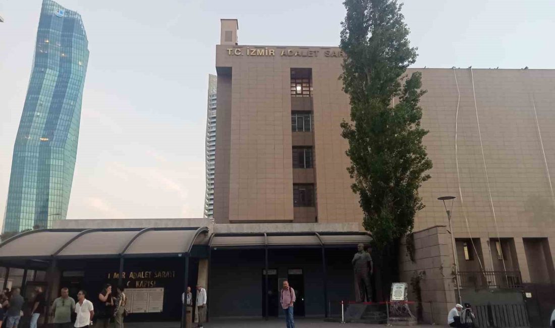 İZMİR'İN KONAK İLÇESİNDE SAĞANAK YAĞIŞ ESNASINDA ELEKTRİK AKIMINA KAPILAN 2