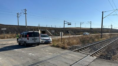 ESKİŞEHİR’DE JANDARMA EKİPLERİNCE 17 HEMZEMİN GEÇİDİNDE YAPILAN DENETİMLERDE KURAL İHLALİNDE