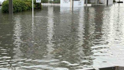 JAPONYA’DA ETKİLİ OLAN ŞİDDETLİ SAĞANAK YAĞIŞLAR NEDENİYLE CHİBA EYALETİNDE BİRÇOK