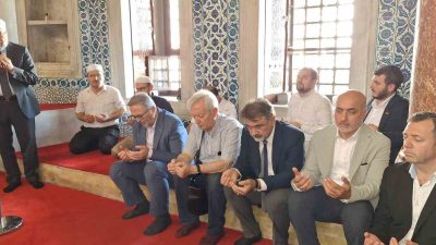 KANUNİ SULTAN SÜLEYMAN, 458’İNCİ ÖLÜM YIL DÖNÜMÜNDE KABRİ BAŞINDA ANILIRKEN,