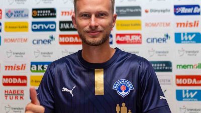 KASIMPAŞA, İTALYAN EKİBİ FİORENTİNA FORMASI GİYEN ÇEK FUTBOLCU ANTONİN BARAK'I