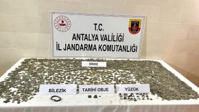KAŞ'TA TARİHİ ESER KAÇAKÇILIĞI OPERASYONU: ÇOK SAYIDA TARİHİ EŞYA ELE