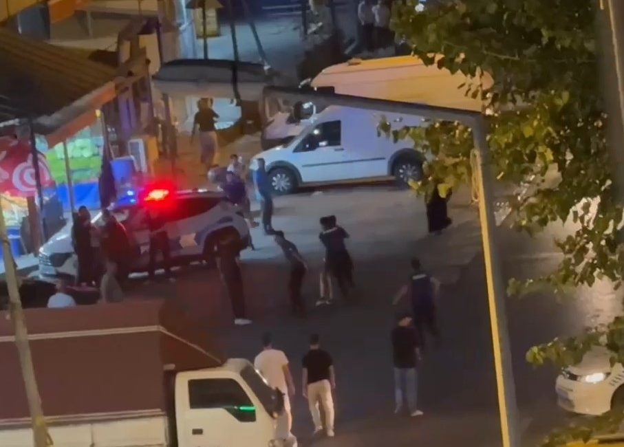 ESENYURT'TA İKİ GRUP ARASINDA ÇIKAN KAVGAYA İKİNCİ KEZ MÜDAHALE EDEN
