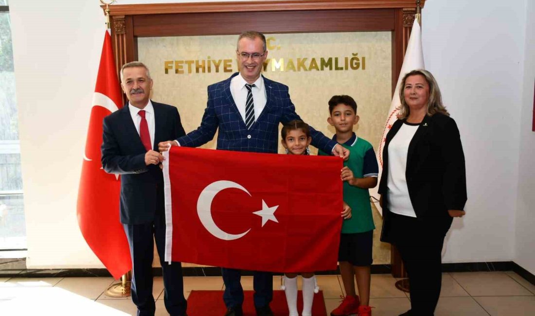 YENİ EĞİTİM ÖĞRETİM YILINDA KAYMAKAM ERTAŞ’I ZİYARET ETTİLER