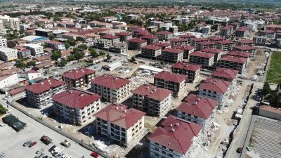 KENTSEL DÖNÜŞÜM KAPSAMINDA 532 KONUT, 107 DÜKKÂNIN İNŞAATI SÜRÜYOR