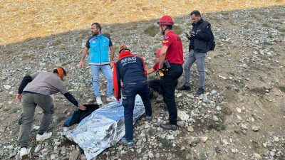 ERZİNCAN’DA KONTROLÜNÜ KAYBEDEREK SERT İNİŞ YAPAN PARAŞÜTÇÜ, 7 SAATLİK DRONE