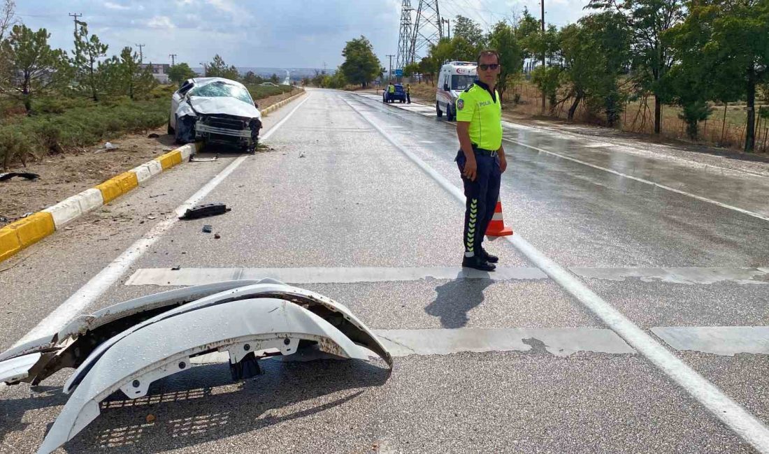 KONYA'NIN KULU İLÇESİNDE OTOMOBİLİN KONTROLDEN ÇIKMASI SONUCU MEYDANA GELEN TRAFİK