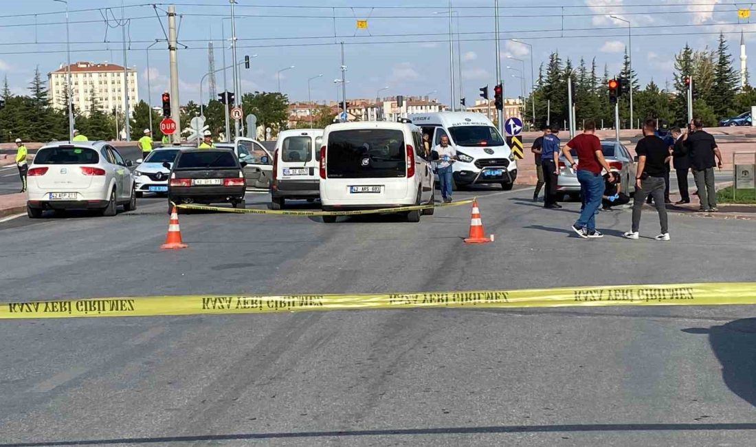 KONYA'DA ÇALINTI OLDUĞU BELİRTİLEN ARAÇTAKİ 2 ŞAHSI GÖZALTINA ALMAYA ÇALIŞAN