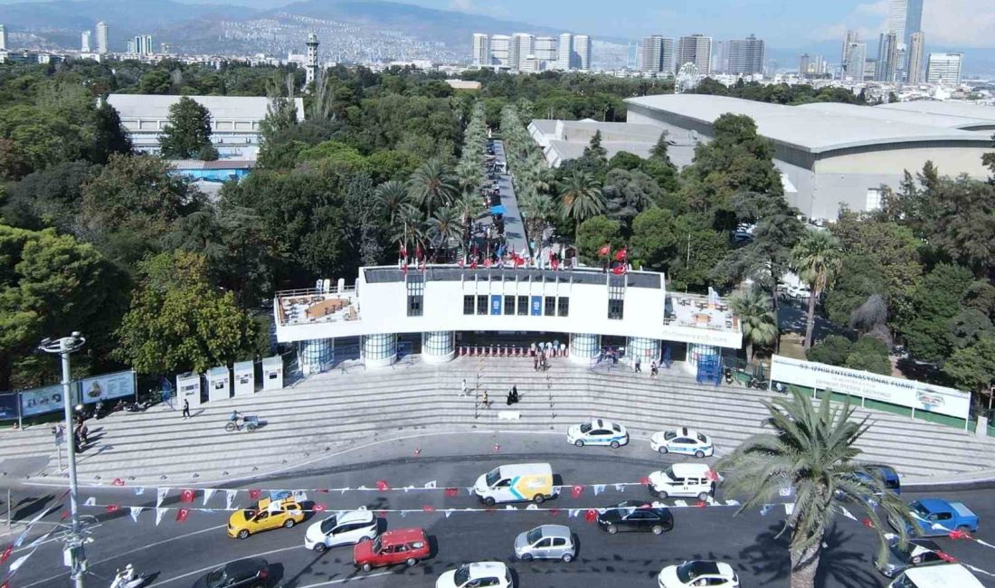 İZMİR BÜYÜKŞEHİR BELEDİYESİ, KENTİN KALBİ KÜLTÜRPARK’IN CUMHURİYET YOLCULUĞUNU SİMGELEYEN TARİHİ