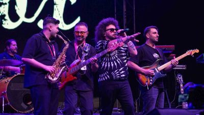 KÜLTÜRPARK’TA ÇİM KONSERLERİ SAHNESİ’NDE SAKİLER GRUBU YER ALIRKEN, ALTERNATİF SAHNE’DE