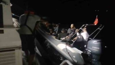 KUŞADASI’NDA 17 DÜZENSİZ GÖÇMEN YAKALANDI