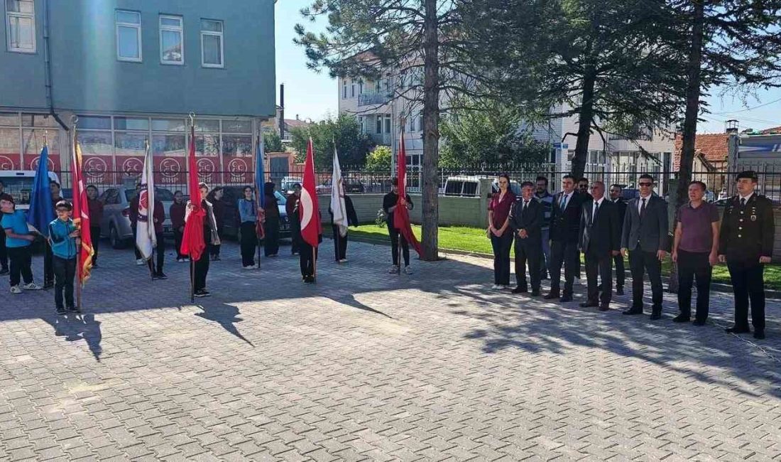KÜTAHYA’DA OKULLAR VE ÇEVRESİNDE GÜVENLİK TEDBİRLERİ ALINDI, SERVİS ARAÇLARI DENETLENDİ