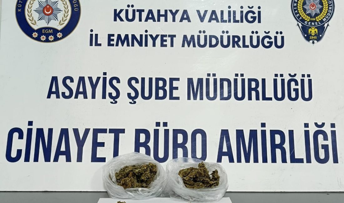 KÜTAHYA’DA UYUŞTURUCU BULUNAN ARAÇTAKİ 3 KİŞİ GÖZALTINA ALINDI
