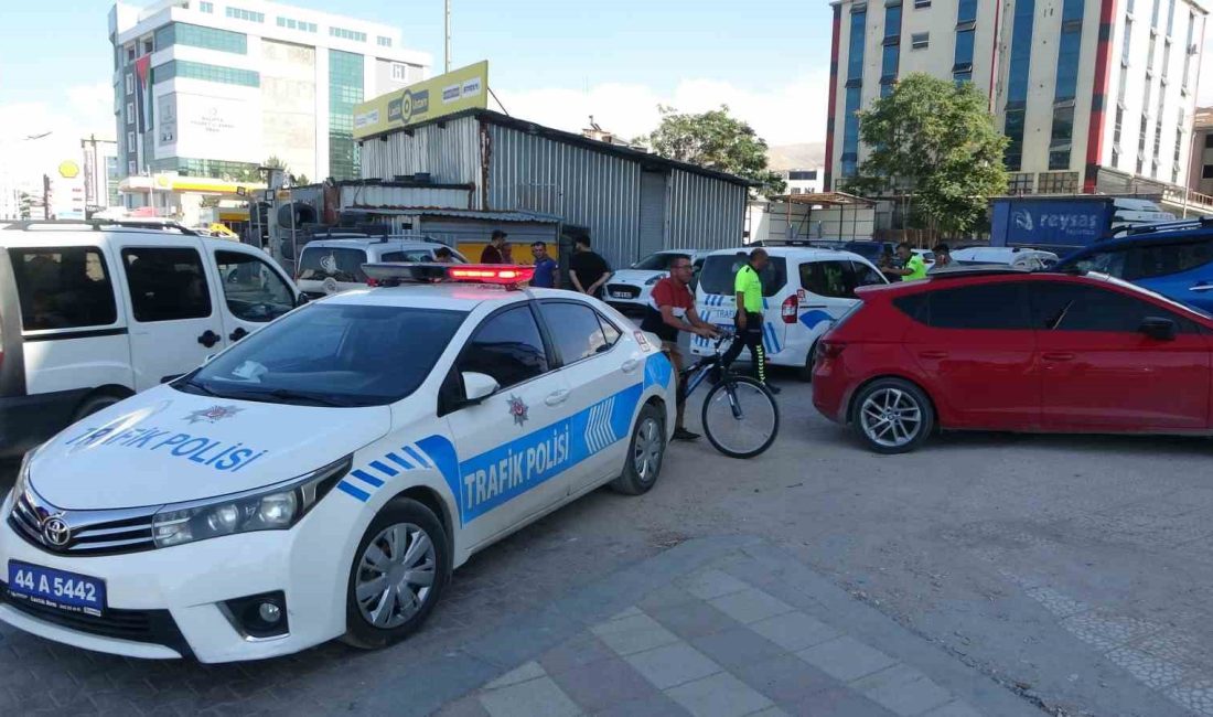 MALATYA'DA 5 ARACIN KARIŞTIĞI ZİNCİRLEME TRAFİK KAZASINDA 2 KİŞİ YARALANDI.