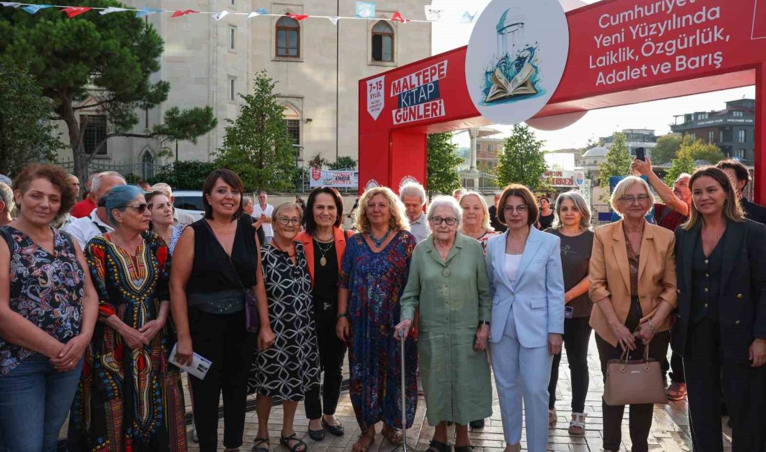 MALTEPE KİTAP GÜNLERİ”, ONUR KONUĞU PROF. DR. İOANNA KUÇURADİ'NİN DE