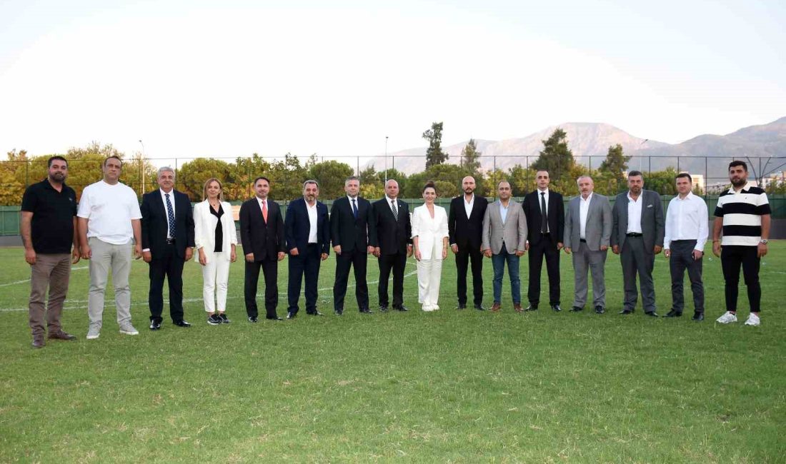 YASEMİN BUKET AKTAN BAŞKANLIĞINDAKİ MANİSA FUTBOL KULÜBÜ'NÜN YENİ YÖNETİM KURULU