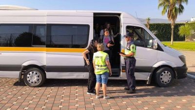 MANİSA İL JANDARMA KOMUTANLIĞI TRAFİK TİMLERİNCE OKUL SERVİS ARAÇLARI VE