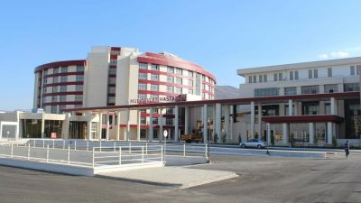 MUŞ MERKEZE BAĞLI TAŞOLUK KÖYÜNDE KAPILARININ ÖNÜNDE BULUNAN SU SIVATINA