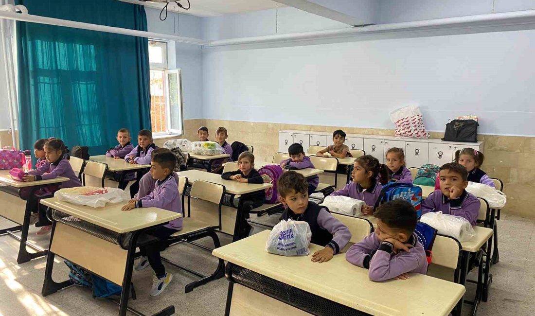 YENİ EĞİTİM VE ÖĞRETİM DÖNEMİNİN BAŞLAMASIYLA OKULLU OLAN MİNİ MİNİ