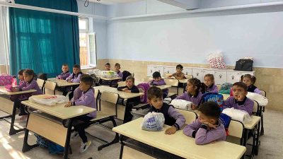 YENİ EĞİTİM VE ÖĞRETİM DÖNEMİNİN BAŞLAMASIYLA OKULLU OLAN MİNİ MİNİ