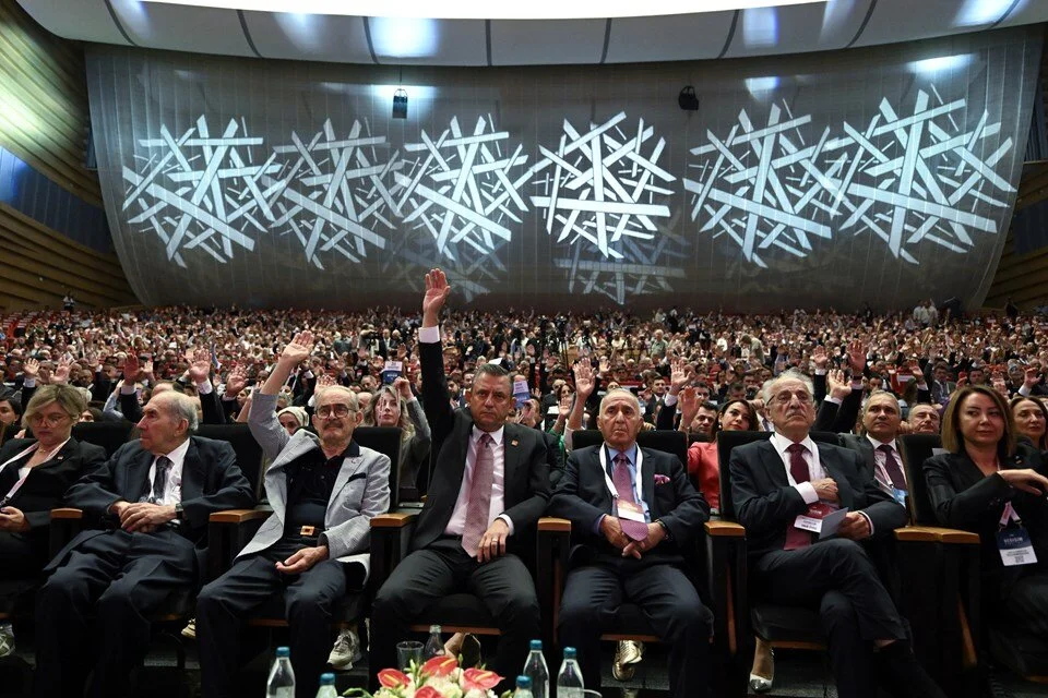 CHP'nin tüzük değişikliği gündemli 20. Olağanüstü Kurultayı tamamlandı
