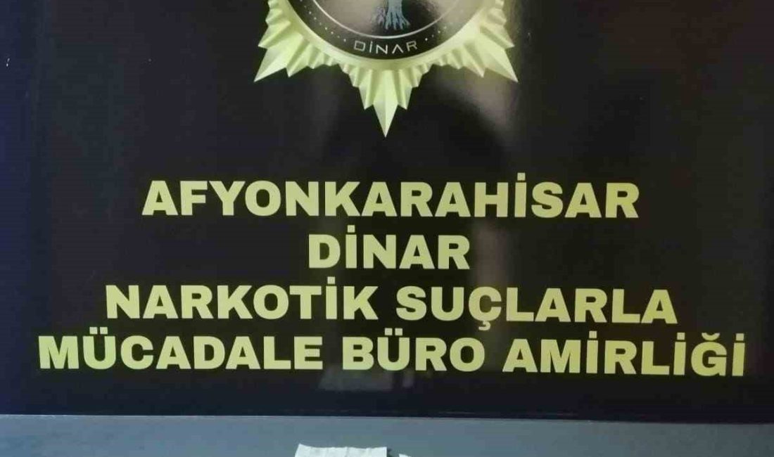 AFYONKARAHİSAR’DA POLİS DURDURDUĞU BİR ARAÇTA YAPTIĞI ARAMADA 430 İÇİMLİK PEÇETEYE