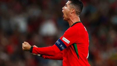 CRİSTİANO RONALDO, PORTEKİZ'E 3 PUANI KAZANDIRDI