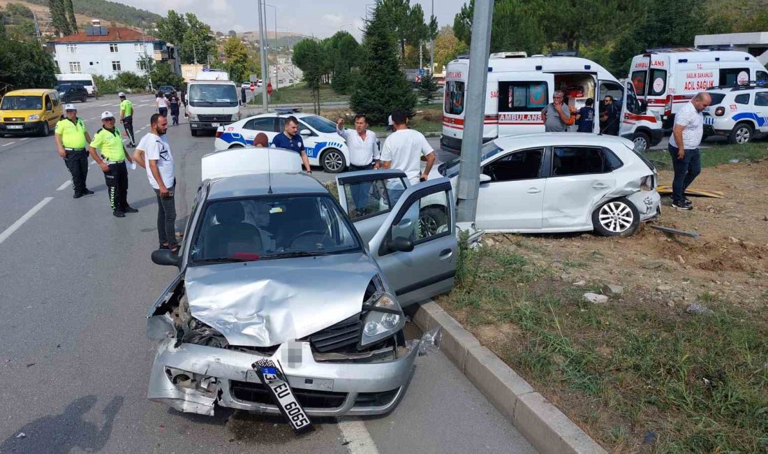 SAMSUN'DA İKİ SAĞLIK ÇALIŞANININ ARACININ ŞARPIŞMASI SONUCU 1'İ AĞIR 3