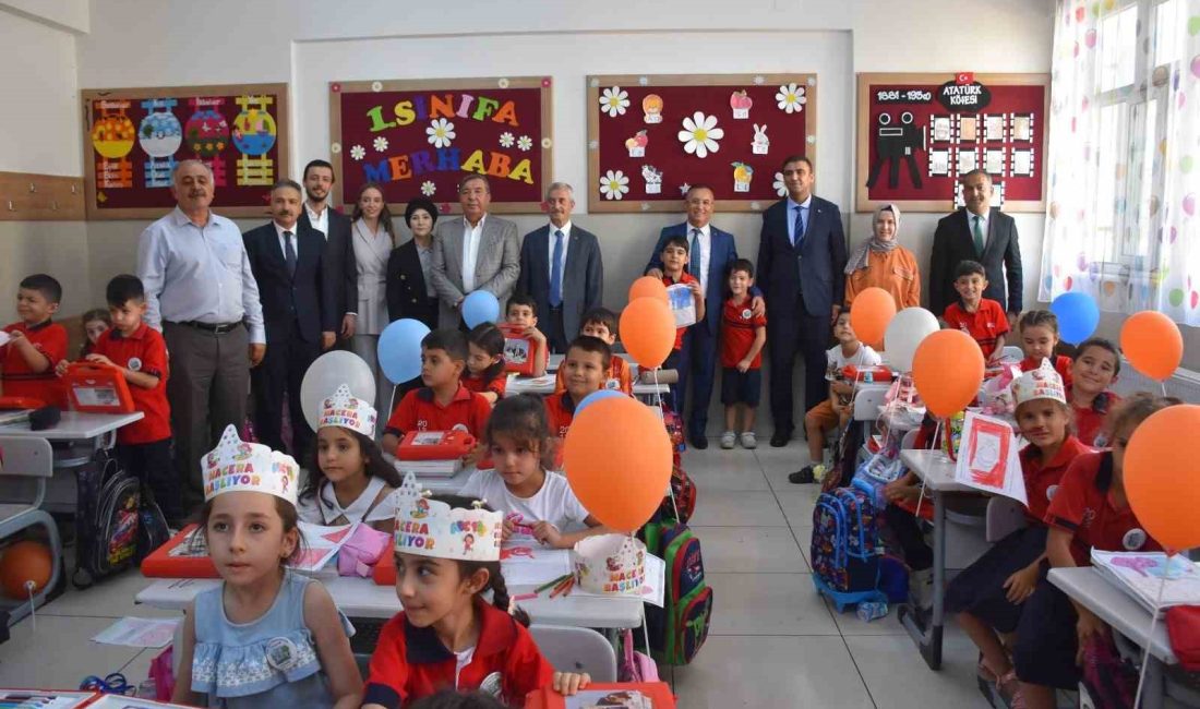 ŞAHİNBEY’DE ÖĞRENCİLERE 140 BİN ADET HEDİYE SETLERİ DAĞITILDI