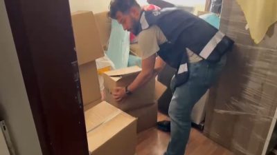 SAMSUN'DA POLİS SAHTE İÇKİ İMALATINA DÜZENLEDİĞİ OPERASYONDA 75 LİTRE SAHTE