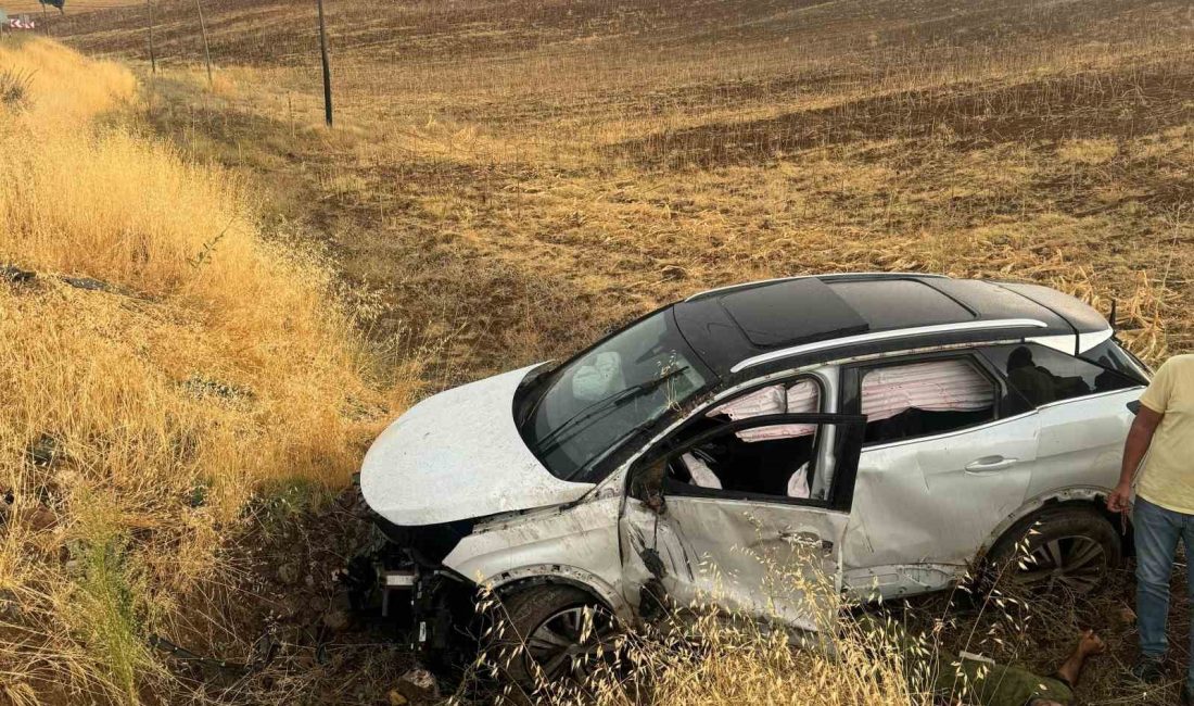 ADIYAMAN'IN GÖLBAŞI İLÇESİNDE ŞARAMPOLE YUVARLANAN OTOMOBİLİN SÜRÜCÜSÜ YARALANDI.