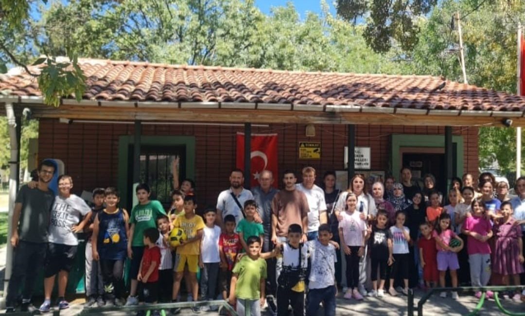 ESKİŞEHİR'DE ŞEKER CAMİİ HOCASI AHMET DİNÇ VE ŞEKER MAHALLE MUHTARI