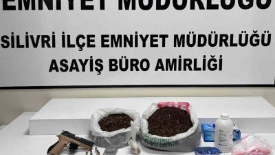 İSTANBUL EMNİYET MÜDÜRLÜĞÜ EKİPLERİ TARAFINDAN SİLİVRİ’DE MOTOSİKLET İLE UYUŞTURUCU MADDE