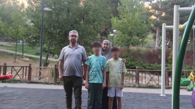 SİVAS’TA AİLELERİYLE PİKNİK YAPAN İKİ ÇOCUĞA BAŞIBOŞ SOKAK KÖPEKLERİ SALDIRDI.