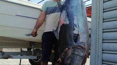 AYDIN’IN SÖKE İLÇESİNDE AMATÖR SU ÜRÜNLERİ AVCILIĞI YAPAN BİR BALIKÇI,