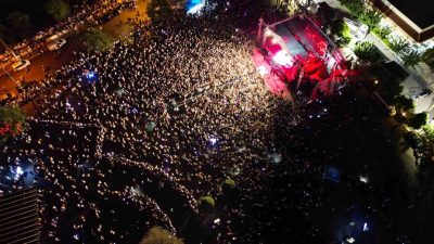 BİNLERCE KİŞİ KONSERİ İZLERDİ