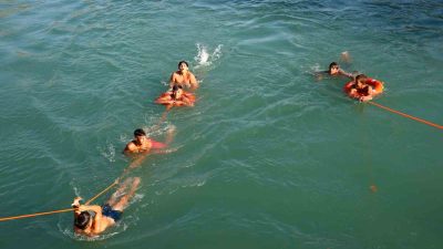 ADANA'DA FAALİYET GÖSTEREN BİR DERNEK, SULAMA KANALLARINDA ÇOCUKLAR BOĞULMASIN DİYEREK