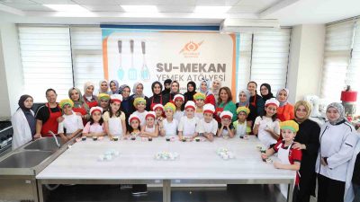 SULTANGAZİ BELEDİYESİ,  MİNİK ELLERDEN NEŞELİ KEKLER ATÖLYESİ ETKİNLİĞİ DÜZENLEDİ.