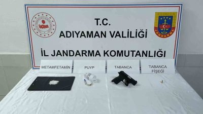 ADIYAMAN İL JANDARMA KOMUTANLIĞI EKİPLERİ DURUMUNDAN ŞÜPHELENEN ARAÇTA YAPILAN ARAMADA